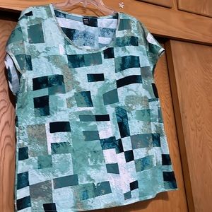 🎉SALE🎉$7 or 4 for $20💚Cute multi-green dress shirt